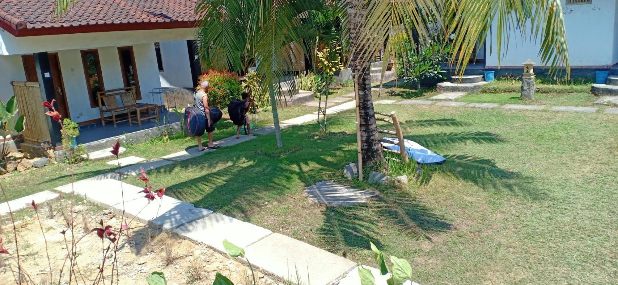 Dewi Garden Guesthouse Kuta  Екстериор снимка