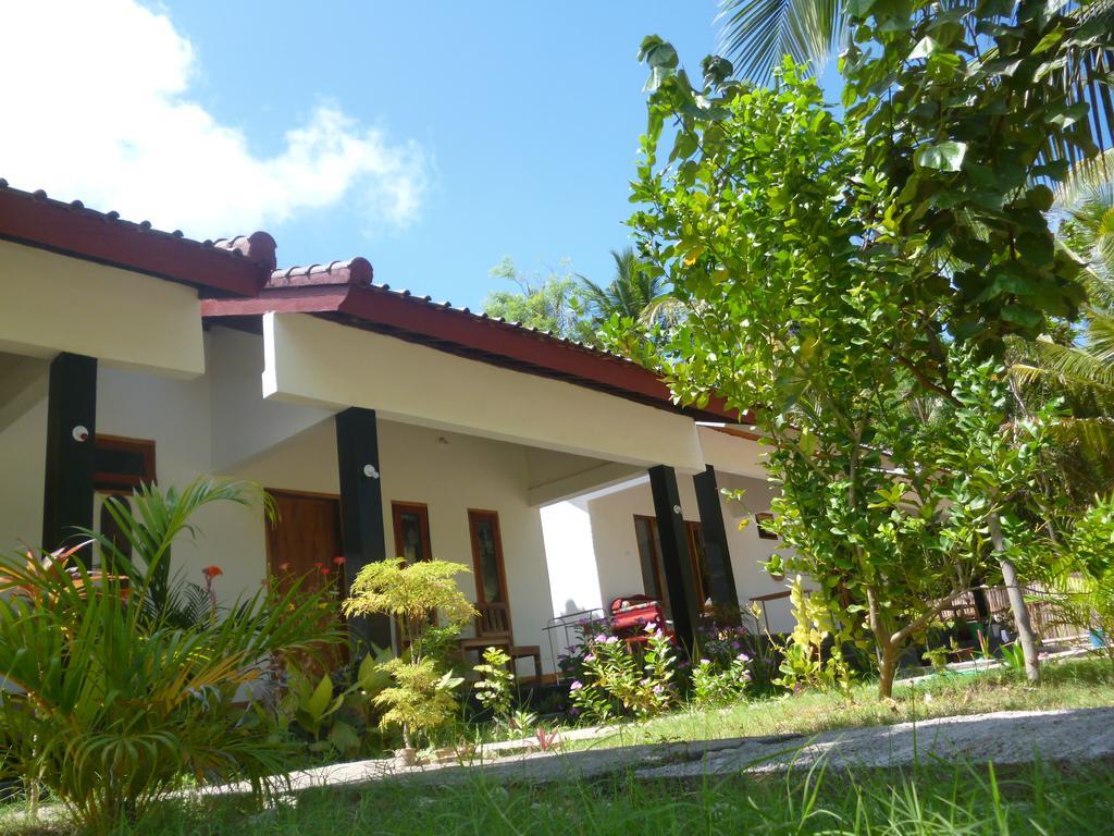 Dewi Garden Guesthouse Kuta  Екстериор снимка