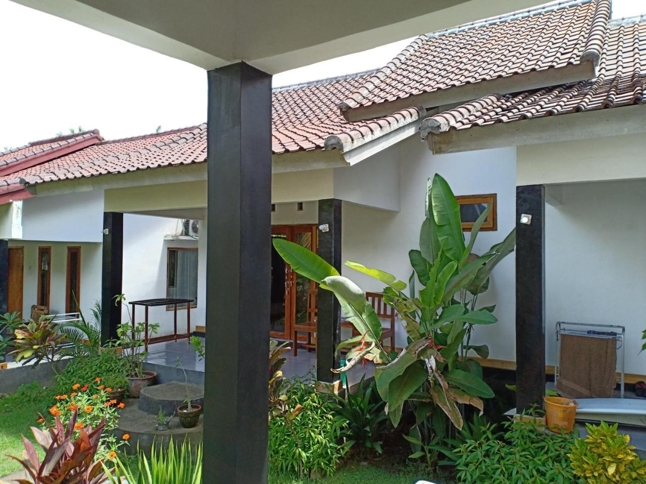 Dewi Garden Guesthouse Kuta  Екстериор снимка