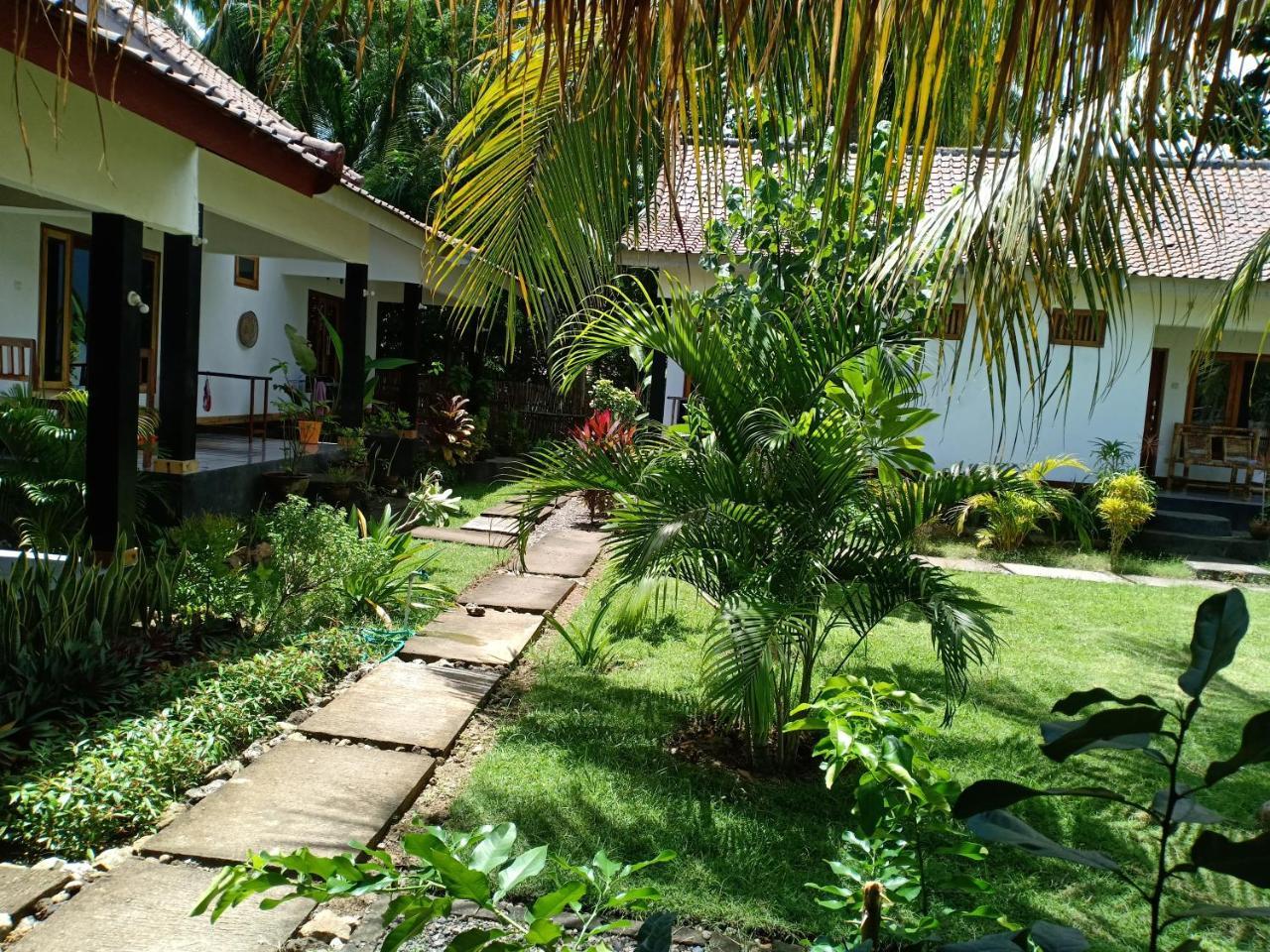 Dewi Garden Guesthouse Kuta  Екстериор снимка
