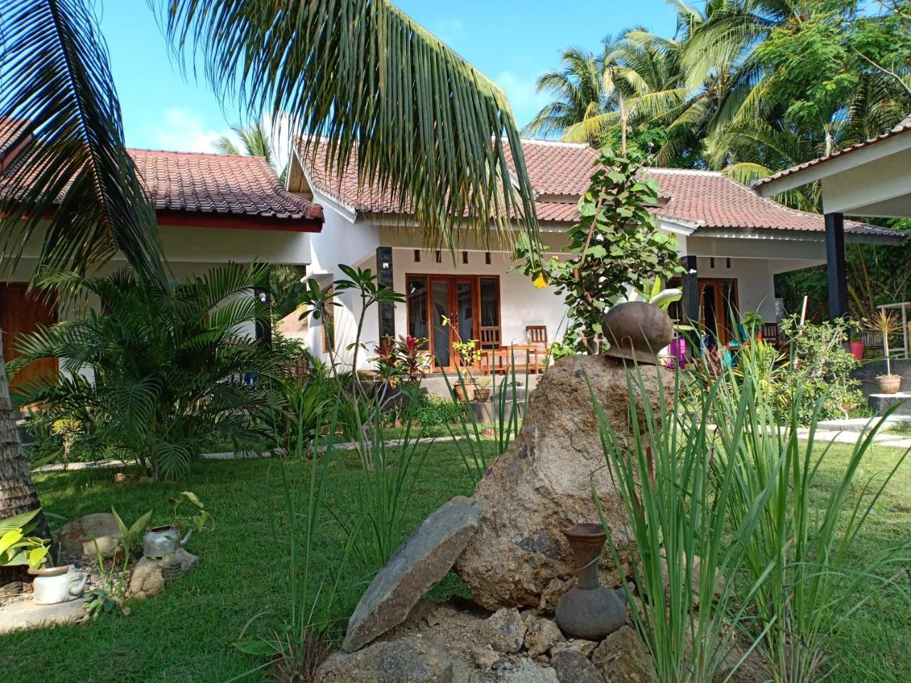 Dewi Garden Guesthouse Kuta  Екстериор снимка